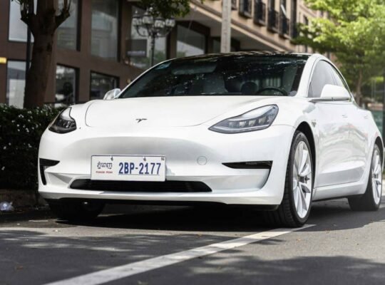 How electric cars are changing the auto industry